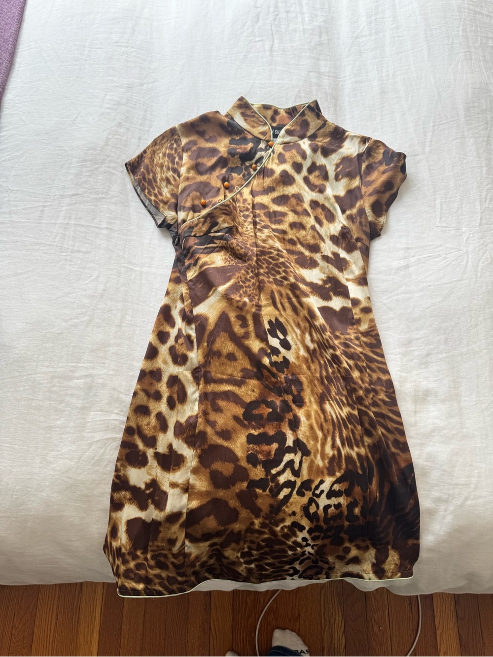 Kim Shui Leopard-Pattern Silk Cheongsam with Pale Green Piping